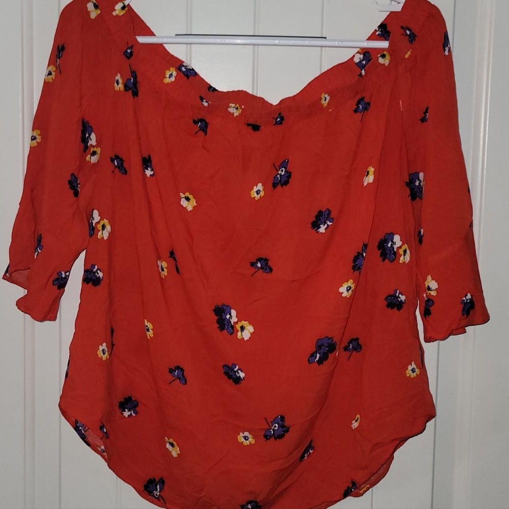Old Navy Bright Red Floral Women's Top With Statement Sleeves